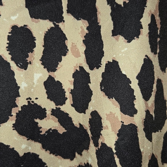 SHEIN black tan white animal print zip up cropped top. Size medium. - Picture 5 of 6
